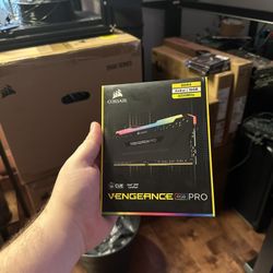 Corsair Vengeance RGB Pro DDR4 3200 DIMM 32GB (4x8GB) Addressable RGB RAM