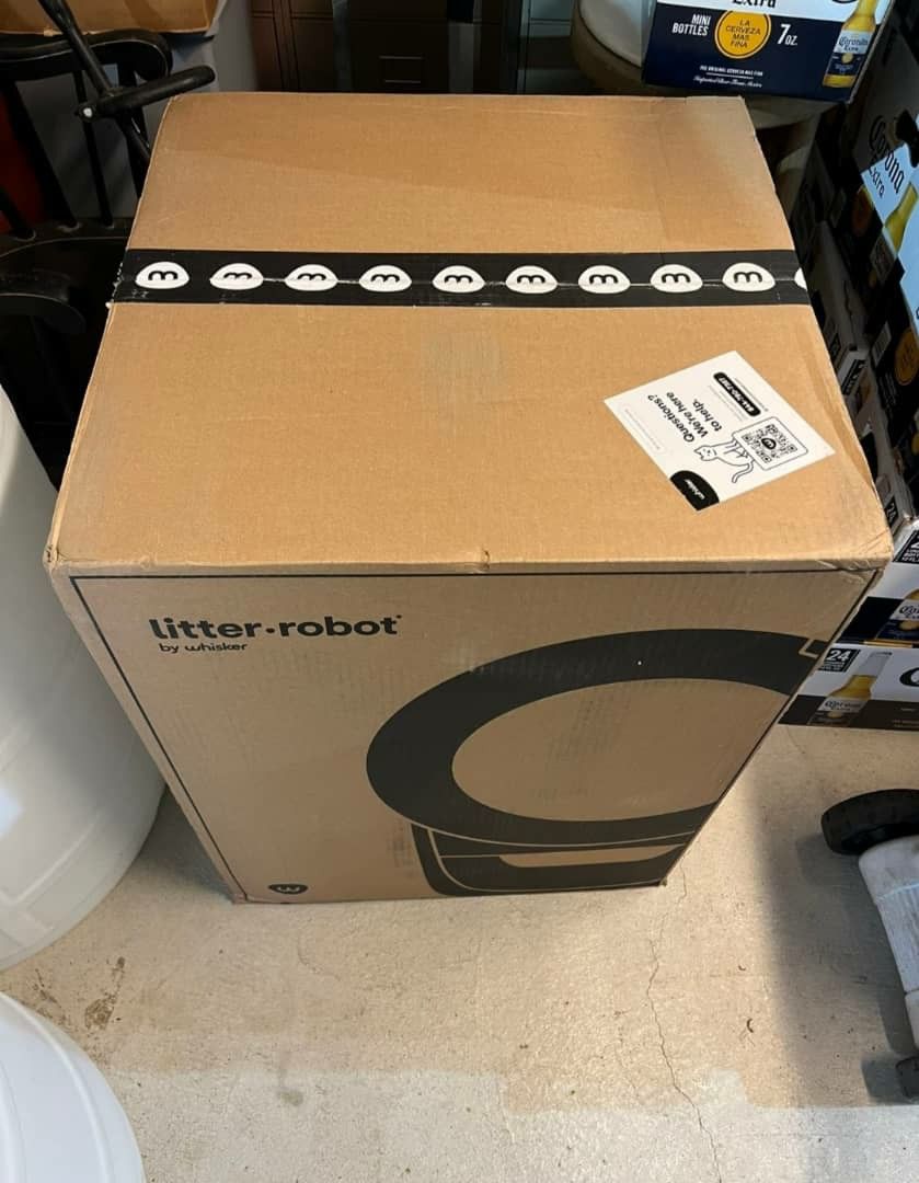 Automatic, Self Cleaning Litter Robot 4 By Whisker Wi-Fi Enabled