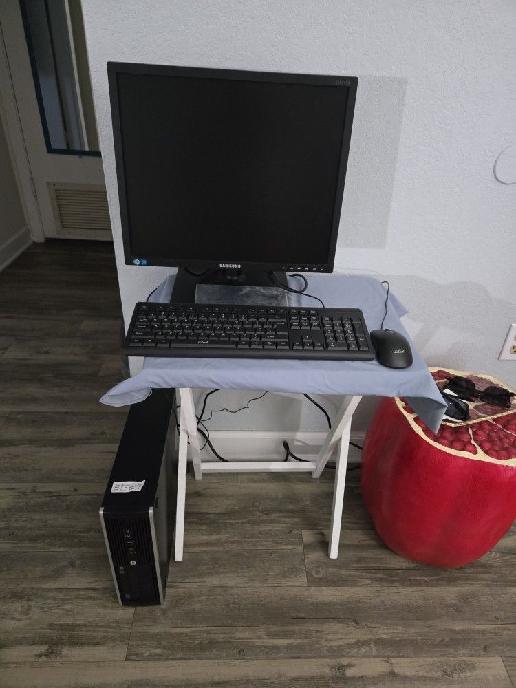 PC refurnished - Monitor - Keyboard - Teclado