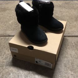 UGG BOOTS KIDS  SIZE 10