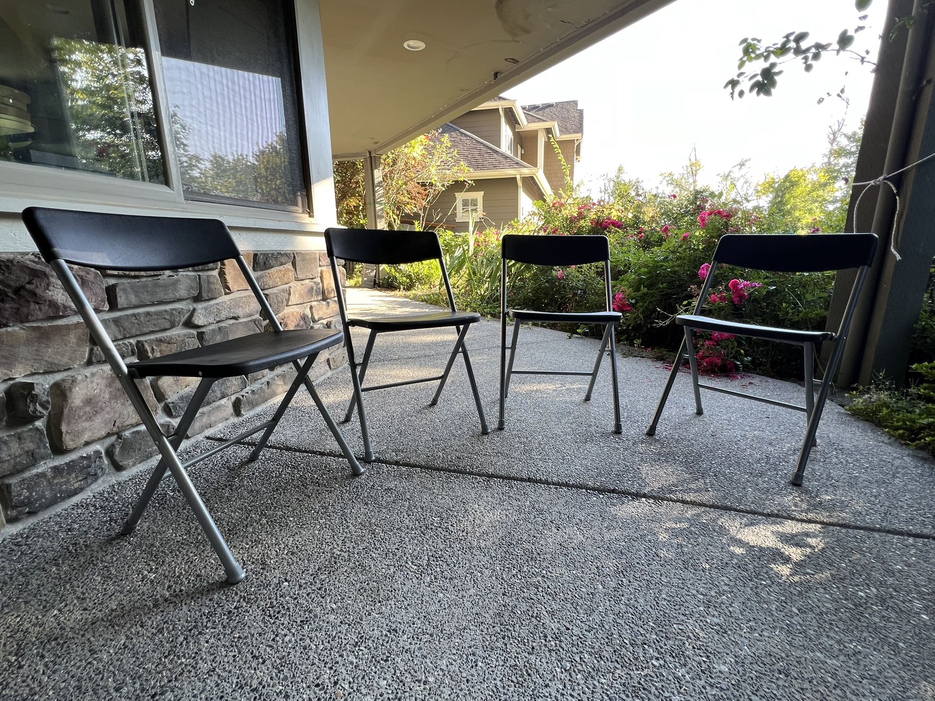Set of 4 foldable chairs