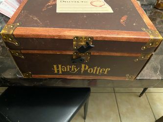 Harry Potter treasure chest Book Box Complete Book Set LIKE NEW