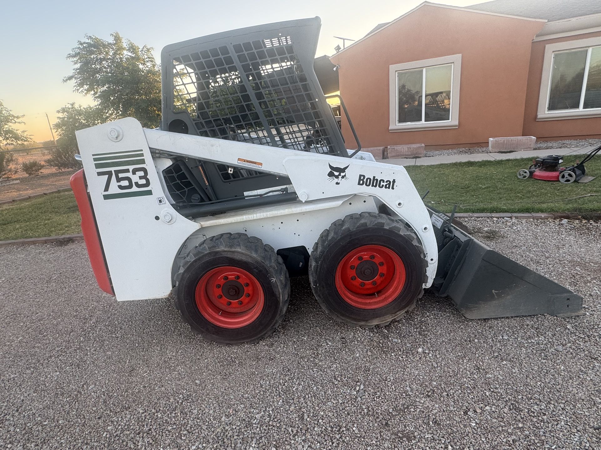 00 Bobcat 753