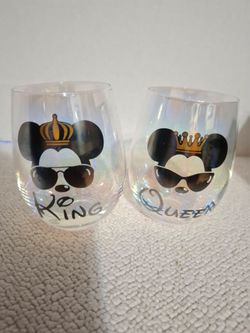 King and queen make him house and mini mouse collectible wine glass
