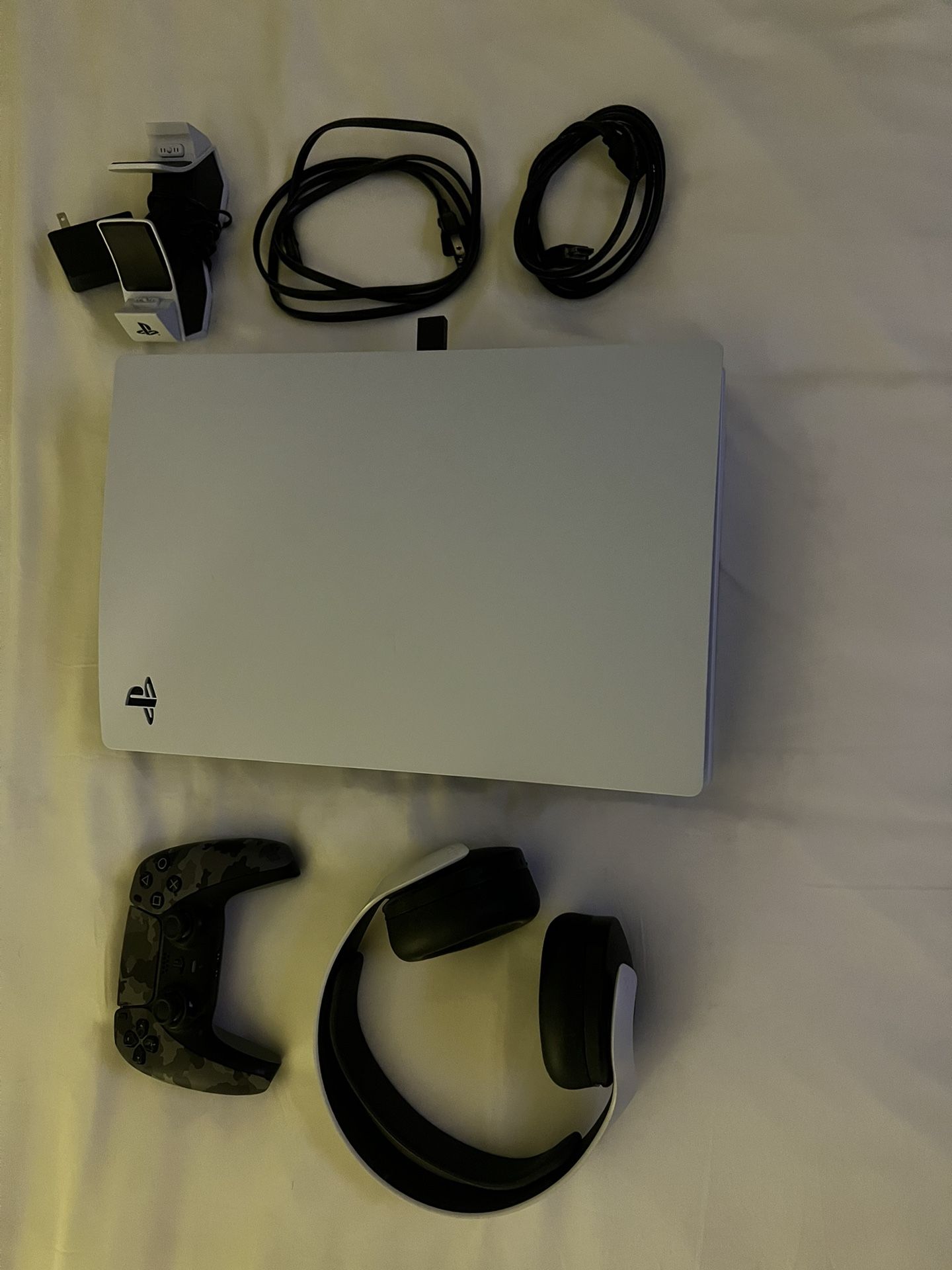 PS5 Disc edition, Controller, Charging Dock, Bluetooth Headphones