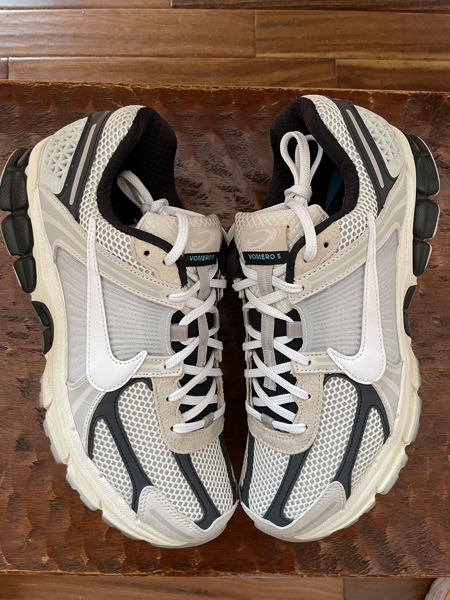 Nike Vomero 5 Supersonic