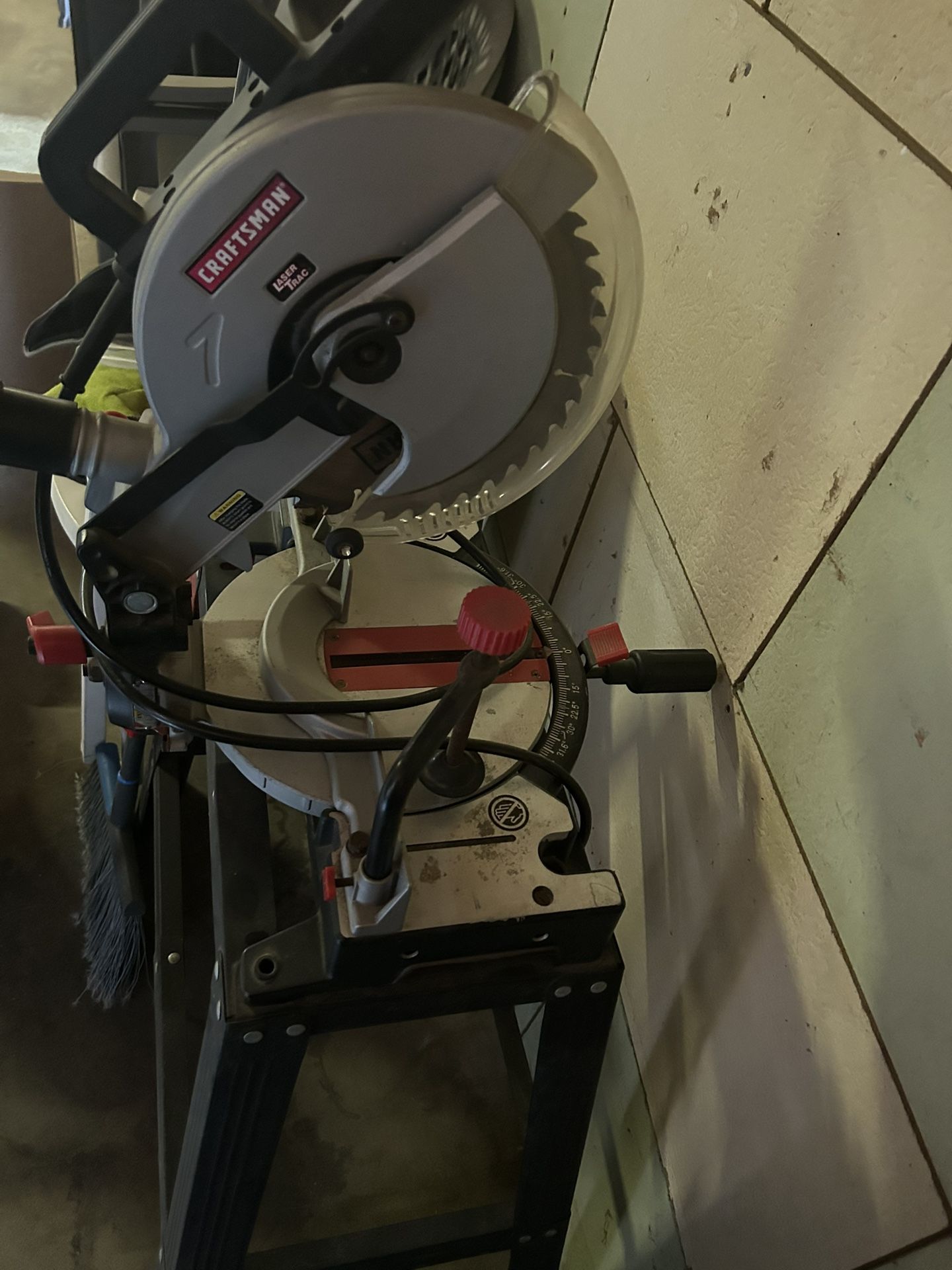 CRAFTSMAN 10inch Compound Miter Saw With Laser Trac