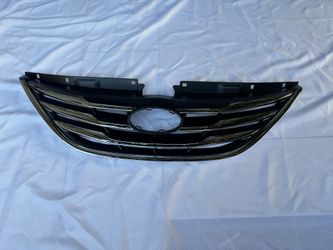 Hyundai sonata upper chrome/black grill year 2011 to 2014