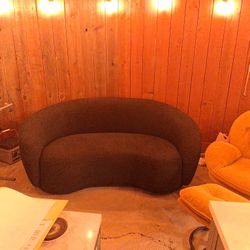 Daetyn Rolled Arm Chesterfield Loveseat