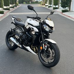 2024 Triumph Street Triple R - Like New!