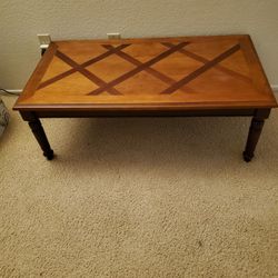 Center Table Excellent Condition Like New 