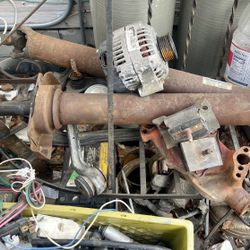 Assorted 2004 GMC Sierra Parts 