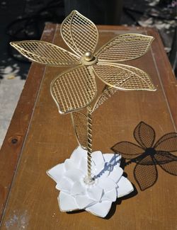 Beautiful Bras Mesh Flower Over Porcelain Lotus 