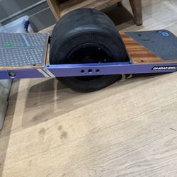 Onewheel+ electric board in Fantastic condition.