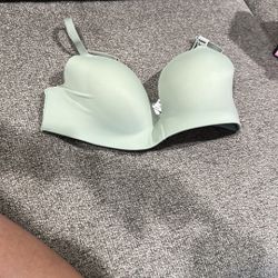 PINK Victoria's Secret Green Seamless Bra with Molded Cups