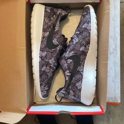 Nike ROSHE SIZE 13 