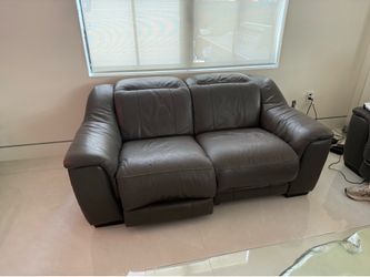 Sofá and love seat