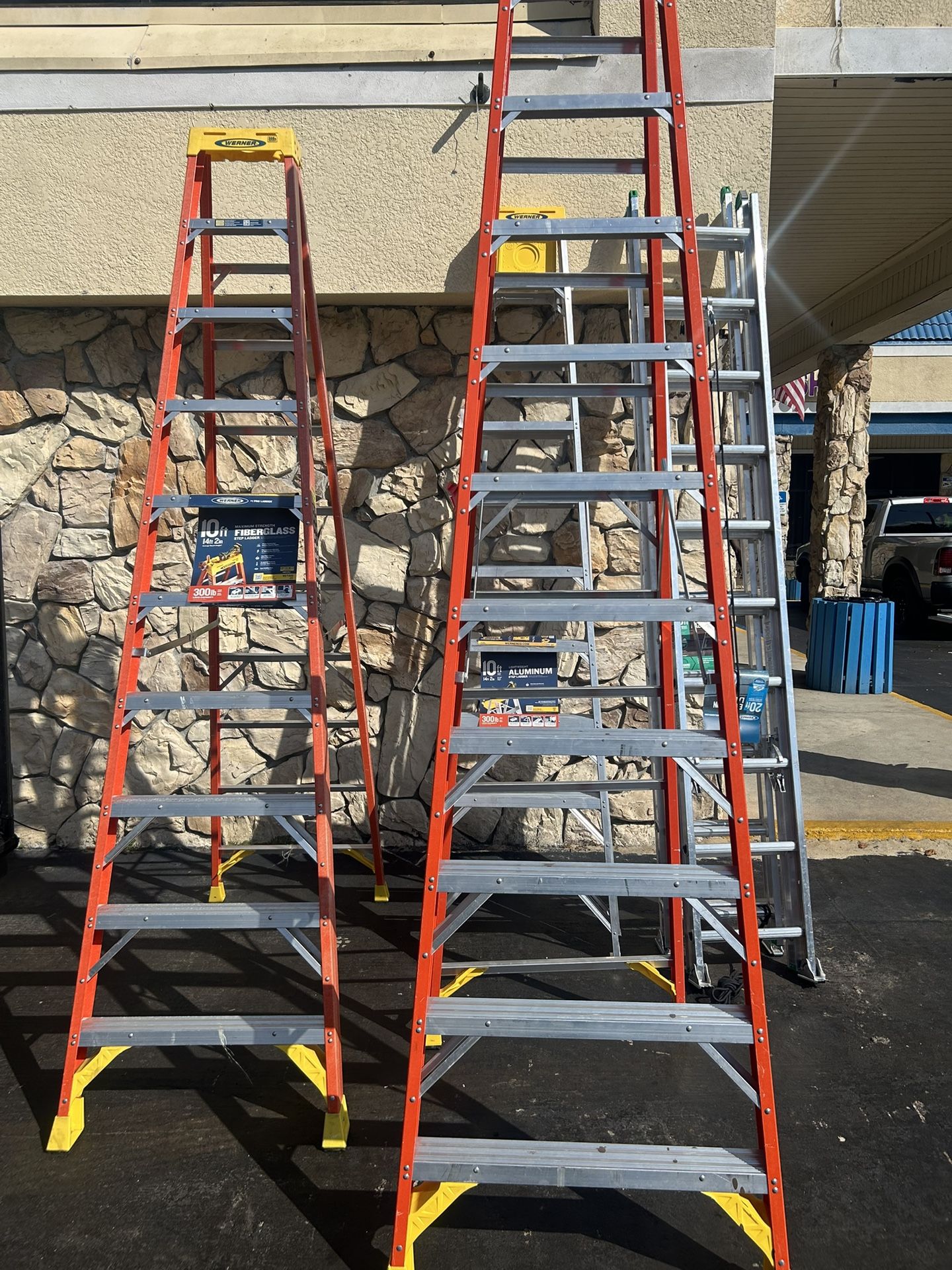 Ladders 10 Ft 12ft And 20ft Extension Ladders Fiberglass And Aluminum All For $150