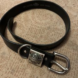 Harley Davidson Belt And Buckle. Size 28-30. Like New