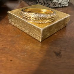 Gold  Plated Bracelet.   good Quality  Cash  Only !