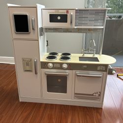 Toy Kitchen 