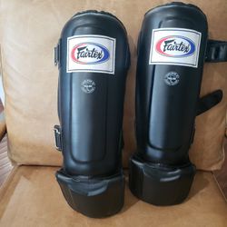 Fairtex Pro Style Shin Guards with step in