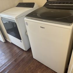 Whirlpool Washer & Dryer set