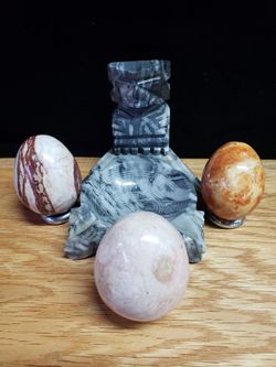 Marble Eggs & Hawaiian Ashtray $70.00