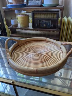 Beautiful vintage Rattan Serving Tray