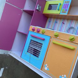 Play Kitchen 