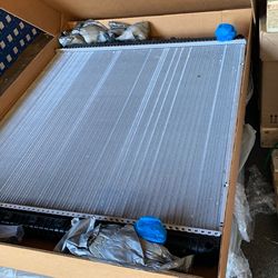 Freightliner Cadcadia Radiator 