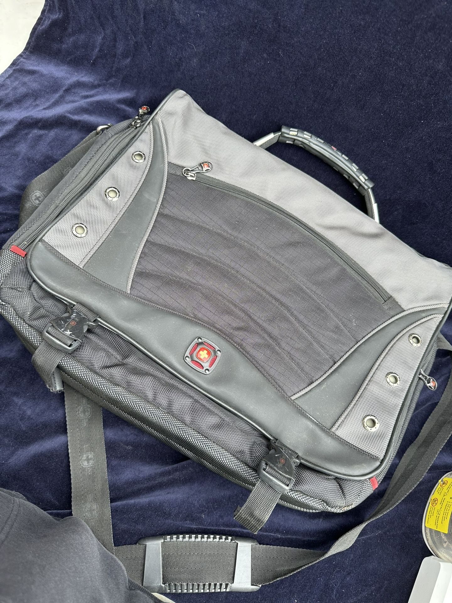 Swiss Gear Black Messenger Bag Laptop Crossbody Bag