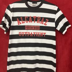 ALCATRAZ PRISON JAIL BLACK WHITE STRIPE TSHIRT Size M - Made in USA - ‼️ Like NEW ‼️