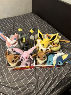 2 Eevee Evolution PlushieCollection 4-Pack 10” RARE