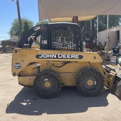 John Deere 240 Skid Steer 