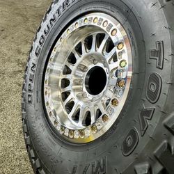 KMC IMPACT Beadlocks 17” 8x170 F250 