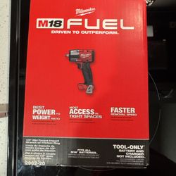 M18 FUEL 1/2” Mid Torque Impact Wrench 