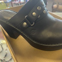 Leather Women Clogs