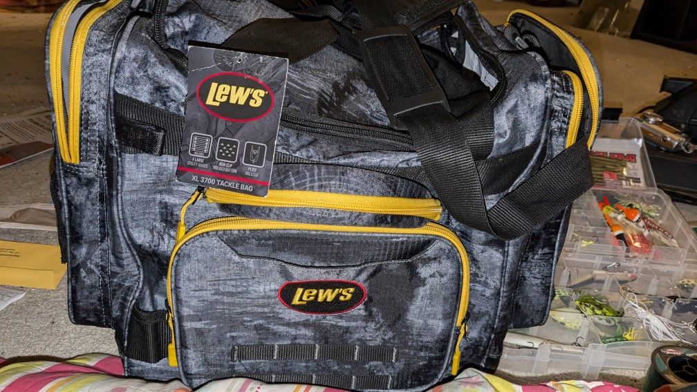Lews XL Tackle Bag With Complete Setup