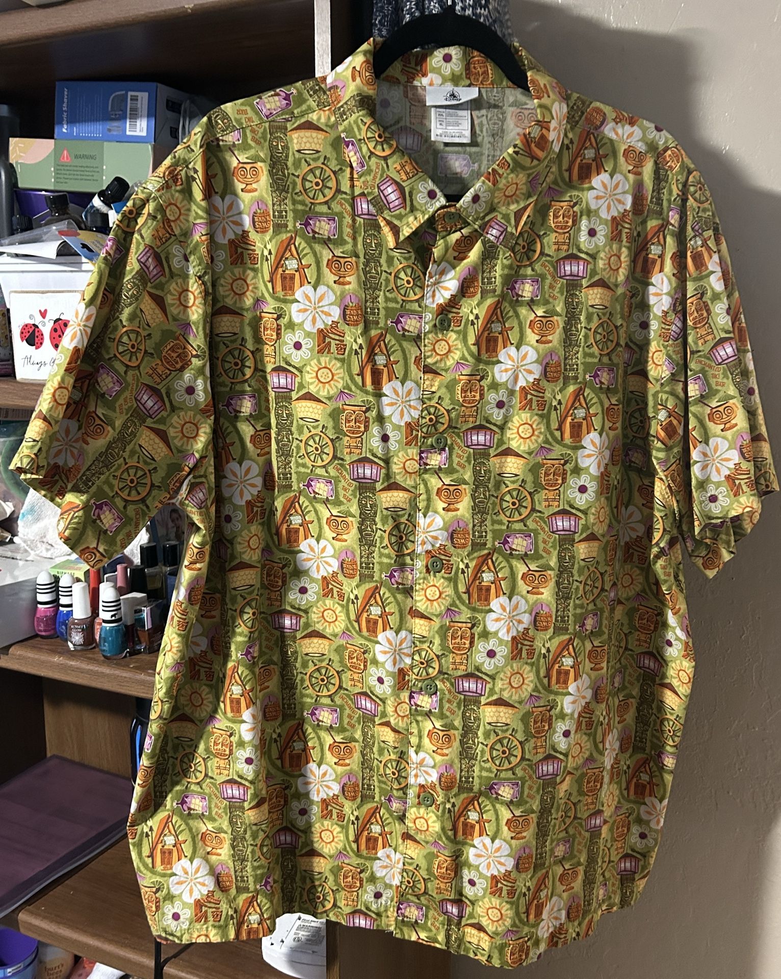 Disney Park Trader Sams Enchanted Tiki Bar SHAG Hawaiian Camp Button Shirt