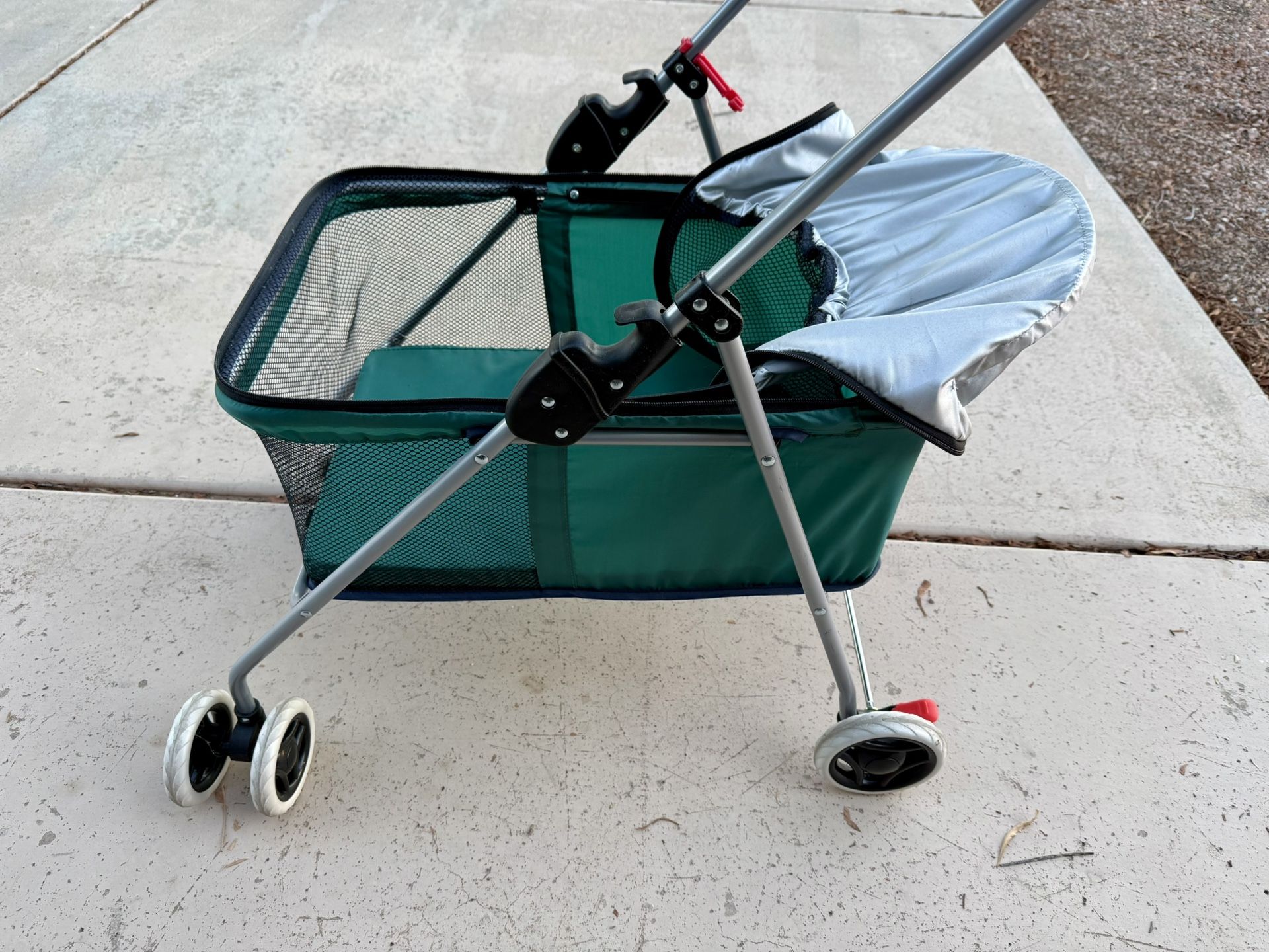 Dog stroller
