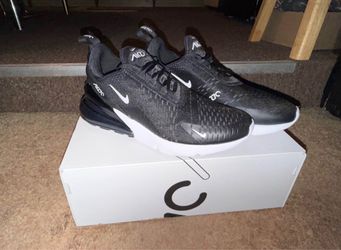 Nike Women's Air Max 270 Shoes