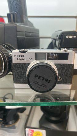 Petri Color 35 Film Camera