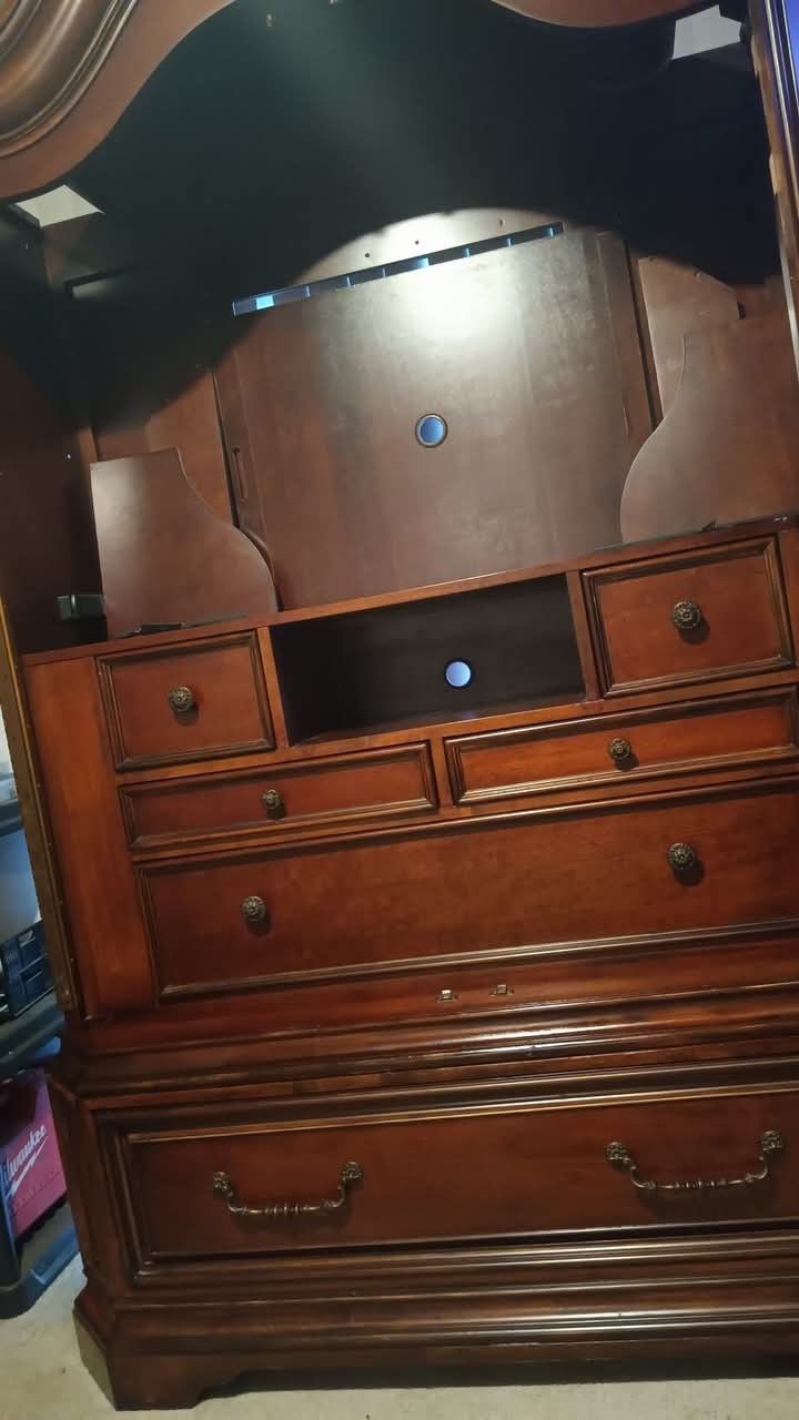 Casa Verona Armoire