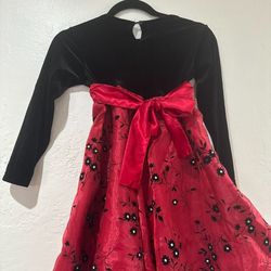 girl's robe size 7.  ( Bata De Niña Talla 7 