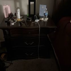 California King Bedroom Set For Sale NO LOW BALLERS PLEASE