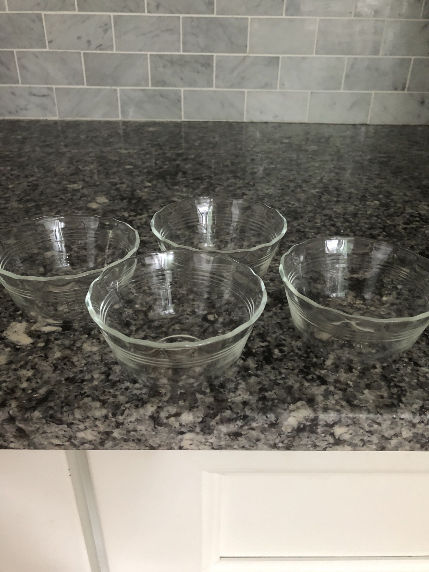 4 perfect Pyrex pudding custard dishes