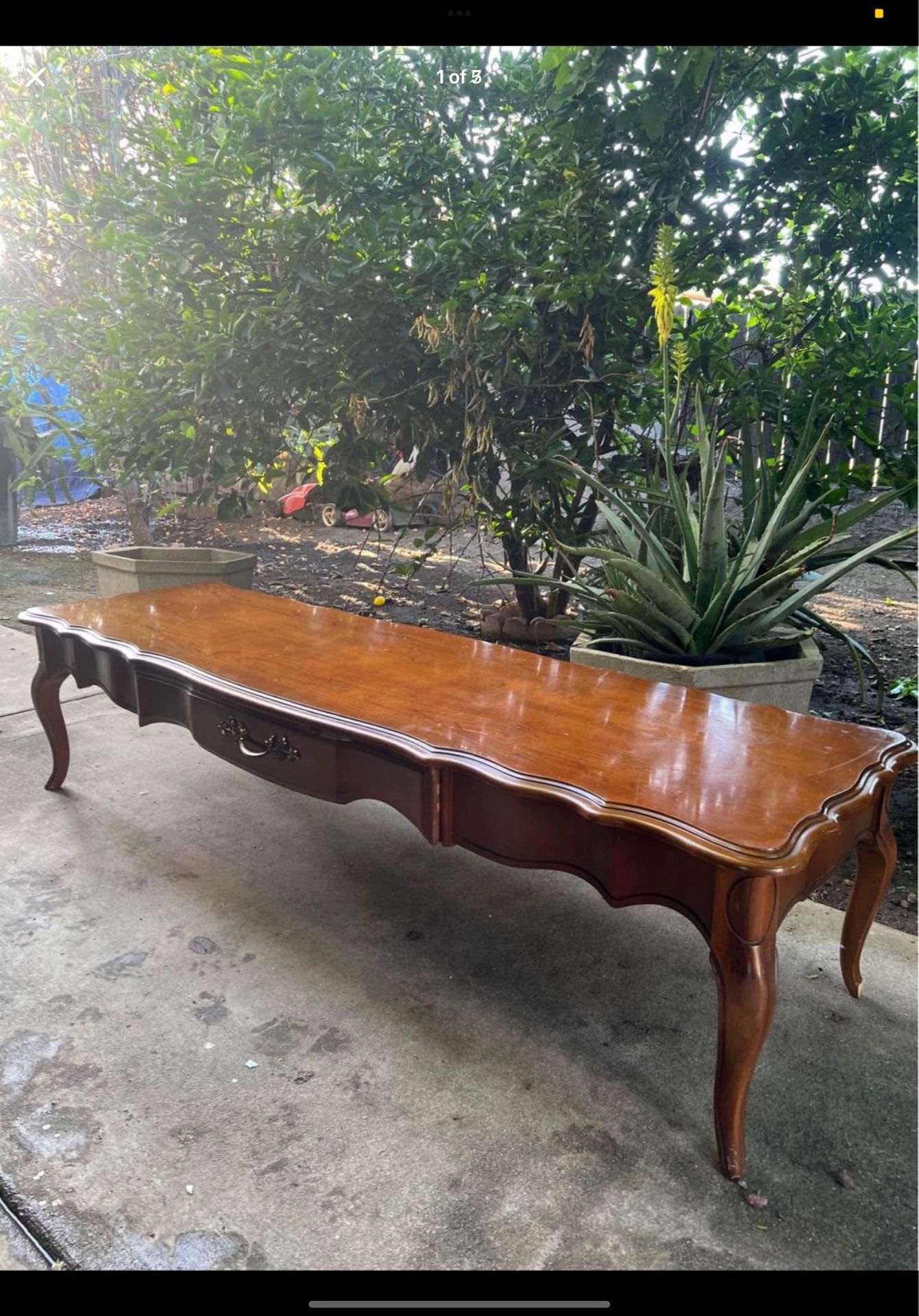 Beautiful Vintage Coffee Table In Good Condition