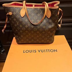 LV Bag/wristlet