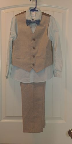 Boys Suit size 7